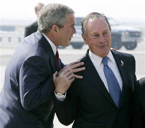 President Bush and Mayor Bloomberg meeting at JFK Airport 06/19/06