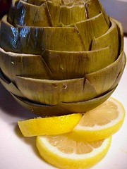 Artichoke with olive oil and lemon