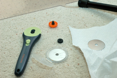 Changing rotary cutter blade