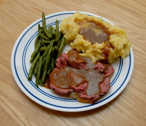 Hot Roast Beef and Mashed Potatoes