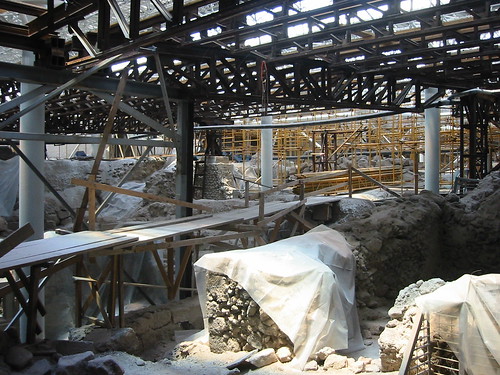 Akrotiri under construction