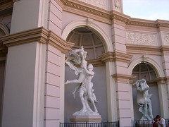 Monte Carlo - Statues