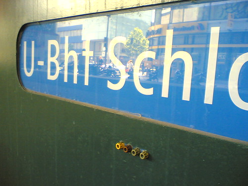 U-Bahn Schloßstraße: mit Steckeranschluss
