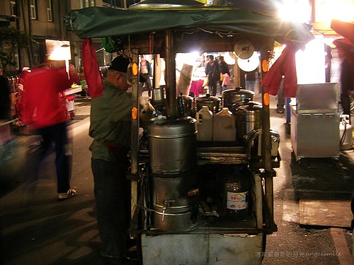 廣州街夜市的古早味杏仁茶 - 三輪推車攤