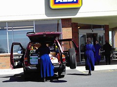 Amish At Aldis