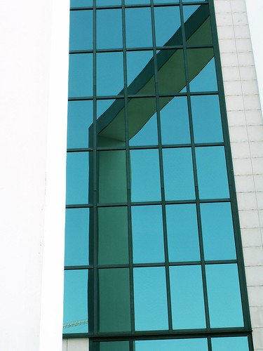 Lisboa - Lines on glass structure