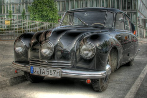 Uploaded by extranoise Tags black berlin beautiful car geotagged picasa 