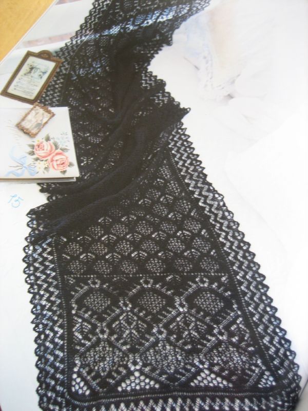 From ISBN 4529039927 (New Style of Heirloom Knitting)