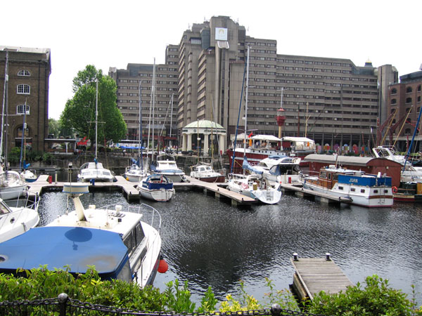 La zona costera en el centro de la ciudad: St Katharine’s Dock