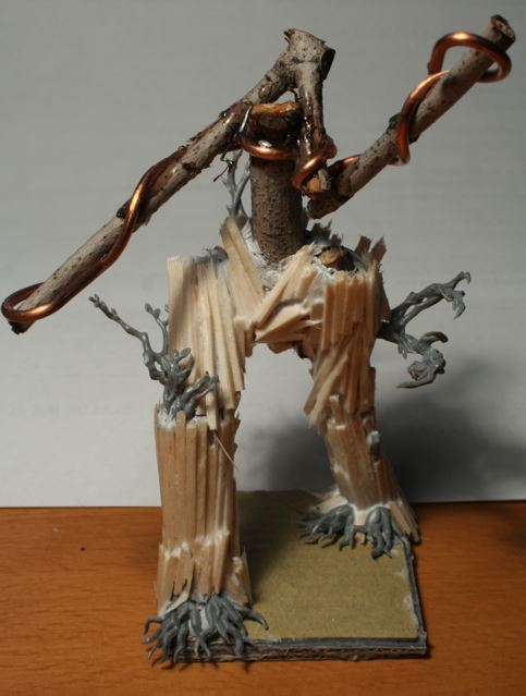 figurine homme arbre