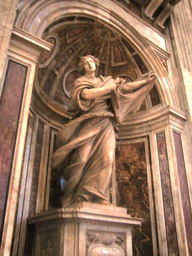 st-peters-basilica-statue-3