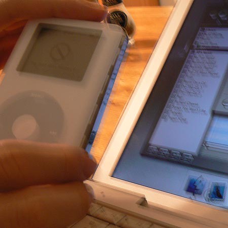 iPod-OpenWorking