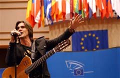 Juanes en UE