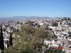 Pemandangan Bandar Granada Dari Atas Torre de la Vela kat Alcazaba di Alhambra, Granada, Spain