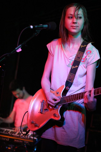 Pics Of Girls With Guitars. Re: Girls with Guitars!