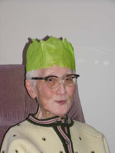 Ruth's mom in a green paper crown!