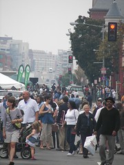 Showing a crowd at the H Street Festival (It's all about zoom and composing the shot)