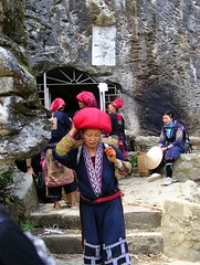Sellers at Hang Ta Phin Cave