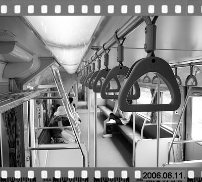 火車車廂的拉環20060611train_1