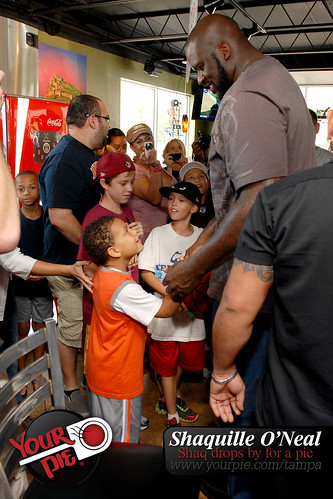 Shaquille O'Neal drops by your pie Tampa