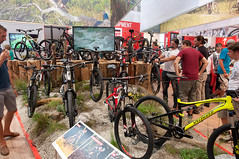Specialized Stand
