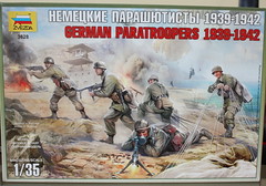 ZVEZDA “3628 GERMAN PARATROOPERS 1939-1942” -1
