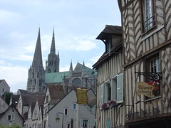 the village of Chartre with cathedral