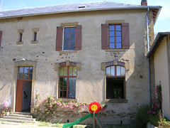 Skolan i Saint-Etienne-sur-Usson känd från filmen Etre et avoir