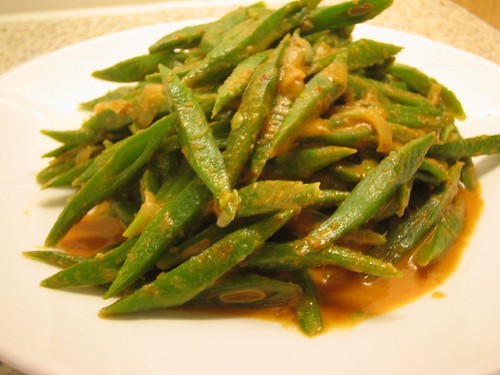 runner beans in thai curry sauce