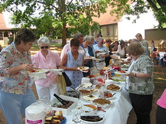 Click to see a slideshow of the 2006 APUMC picnic