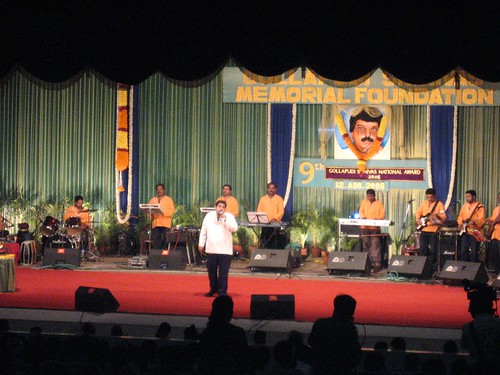 Shankar Mahadevan performaing in Chennai