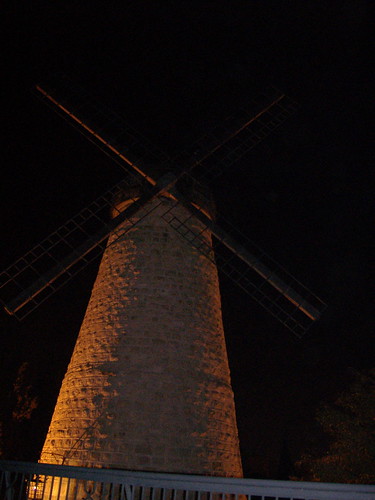 Soferet at Montfiore's windmill, Yemim Moshe