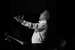 Marco Mencoboni dirige il Complesso Cantar Lontano