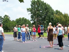 Tossing waterballoons