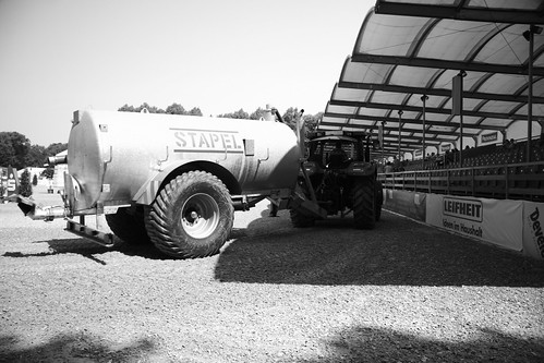 Le tracteur-citerne-d'eau