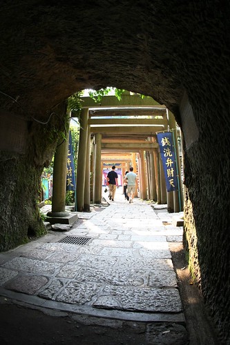 Zeniarai-benten shrine, Kamakura