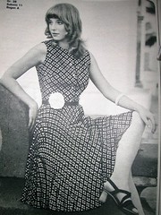 Vintage Dress pattern w/o sleeves - 1972