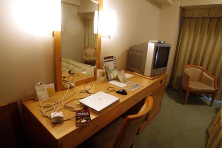 washington hotel desk