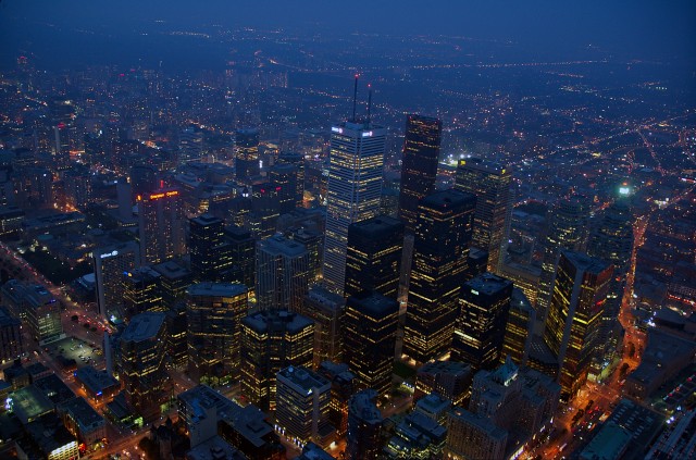 Toronto by night, CN tower