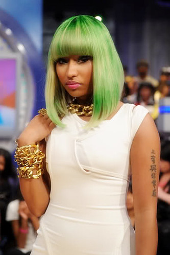 Nicki Minaj green wig