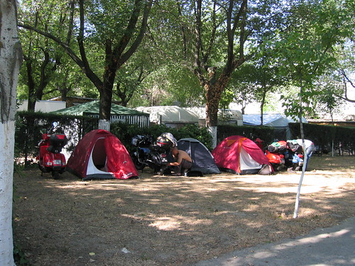 246-4603 Madrid 9:33 11/06/2006 Camping depois de muito procurar hotel formula 1