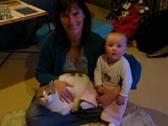 20060727a Mummy and 2 Kats
