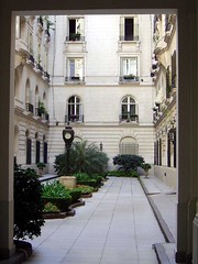 Palacio de los Patos courtyard