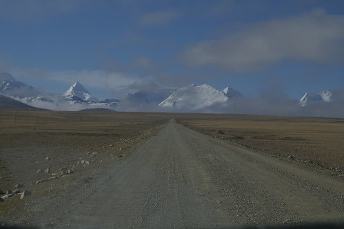 Carretera sin fin en tibet