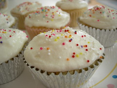 lemon cupcakes with vanilla-lemon buttercream