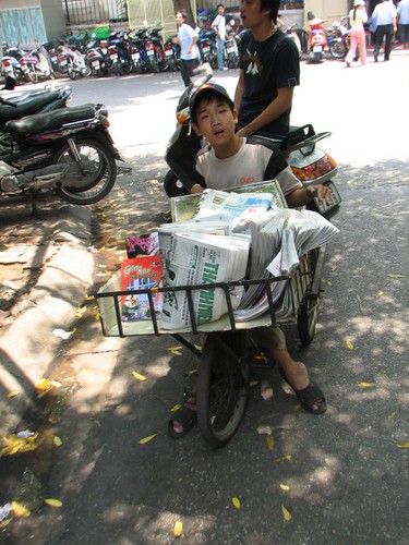 Cuong- Newspaper seller