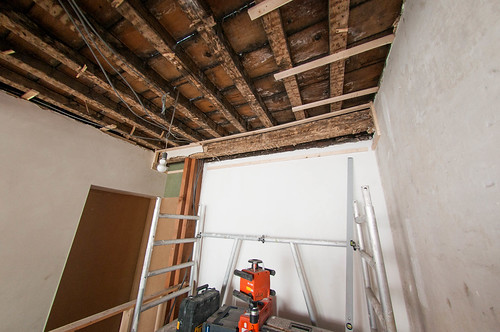 Voorbereidselen voor plafond en balkverberging