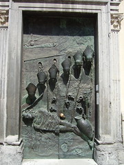 Puerta de la Catedral de San Nicolás