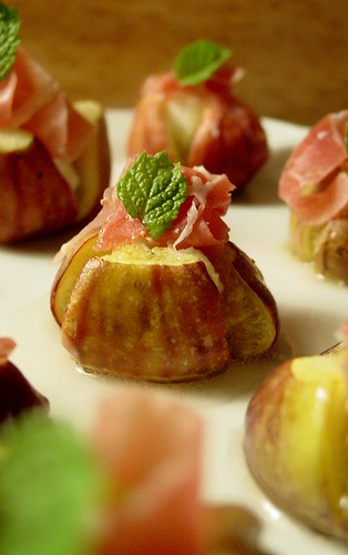 Figs with Proscuitto and Goat Cheese (3)