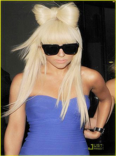 Lady Gaga Bow hair style